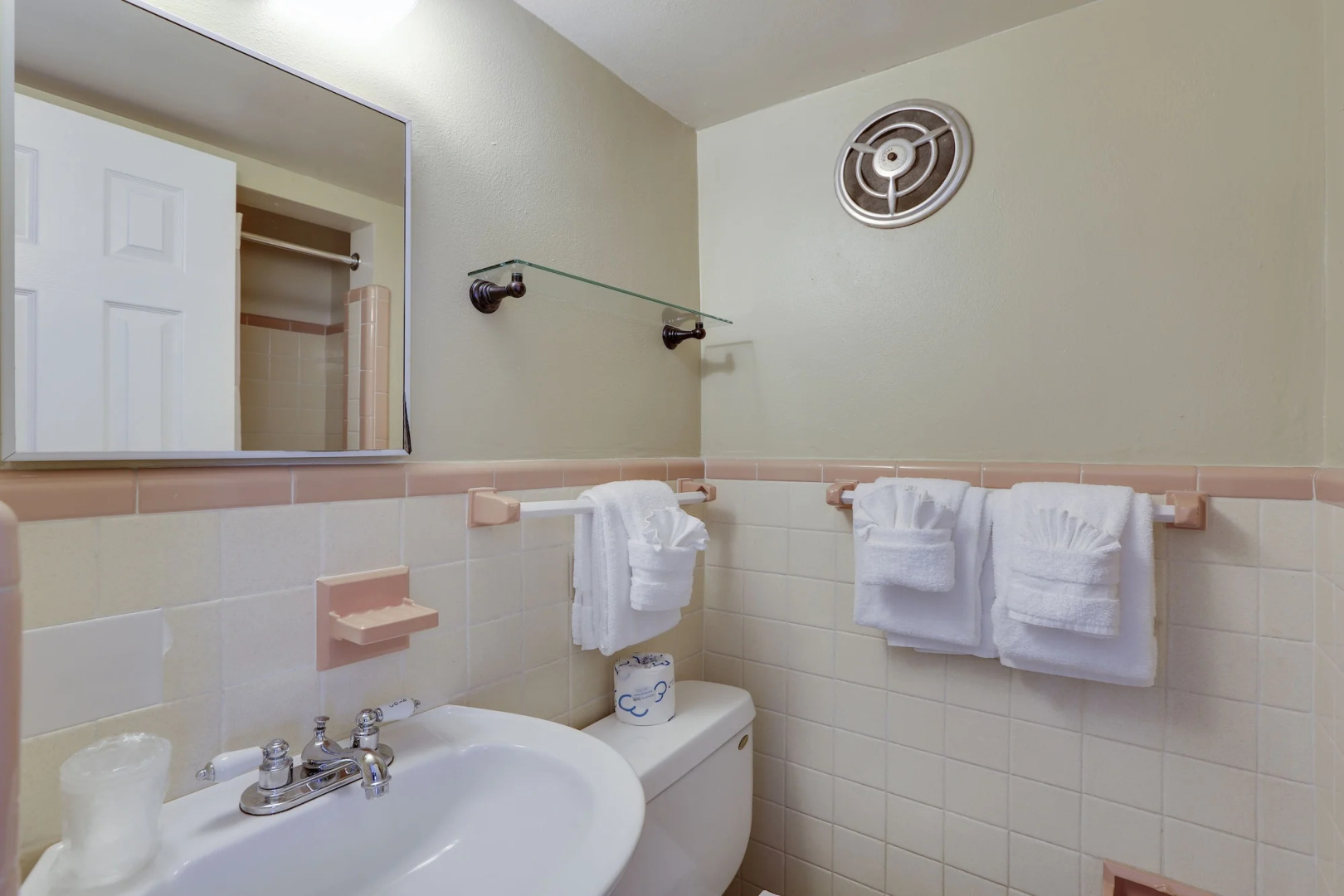 The Bayside Inn & Marina