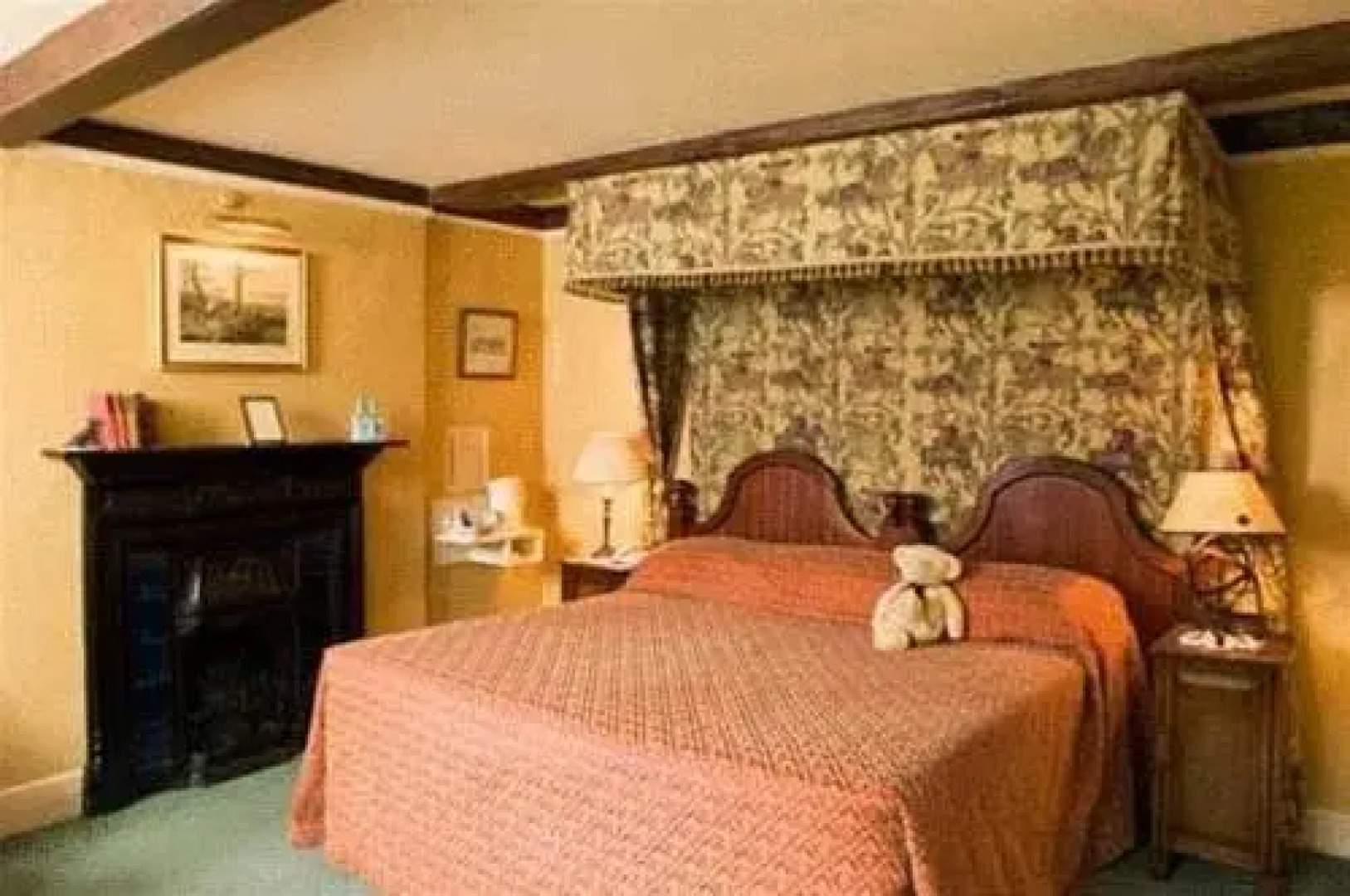 Ravenwood Hall Hotel