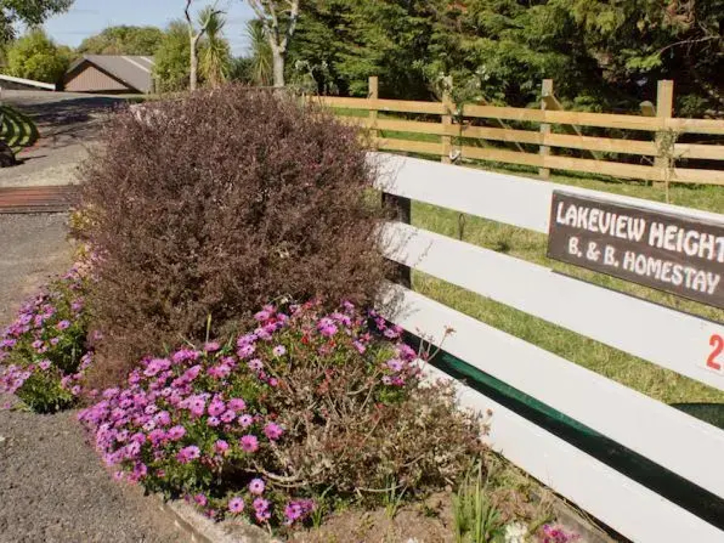Lakeview Heights BB Farmstay