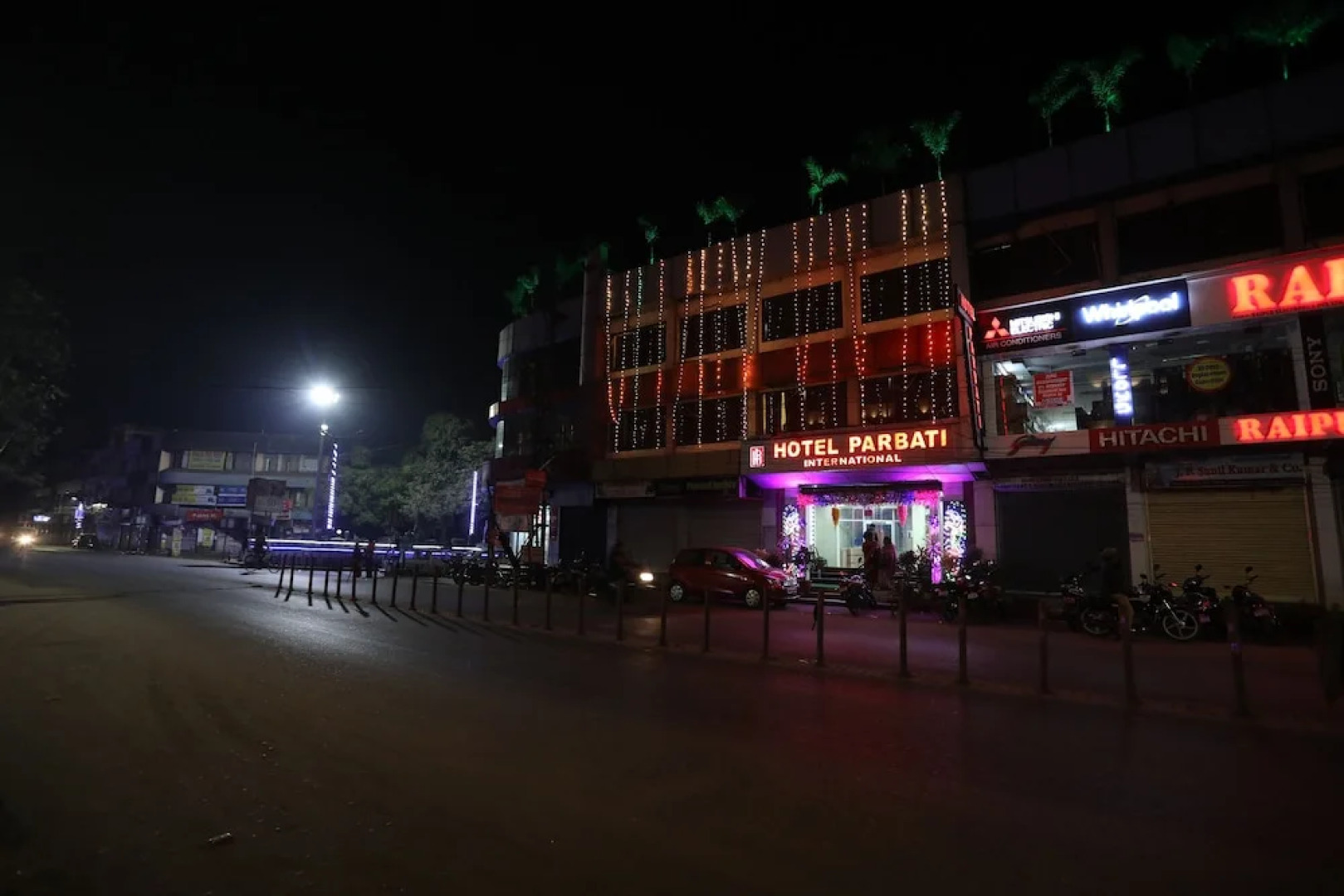 OYO 28631 Hotel Parbati International