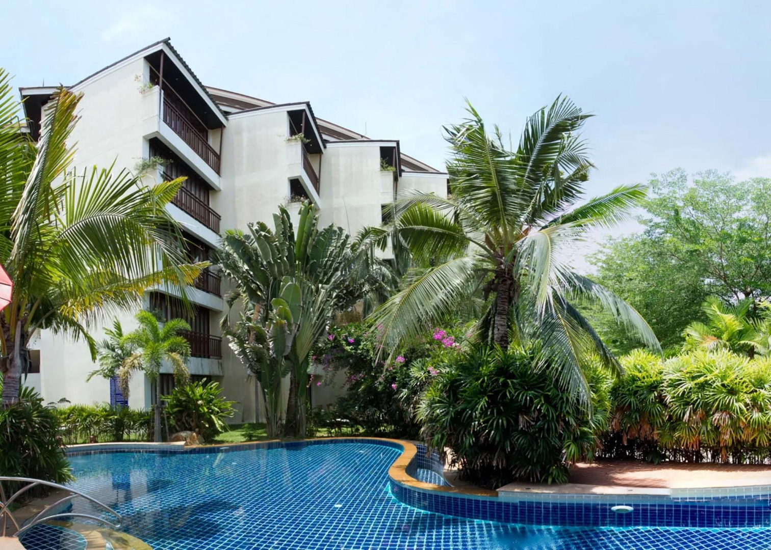 VIP Chain Resort Pool Villa