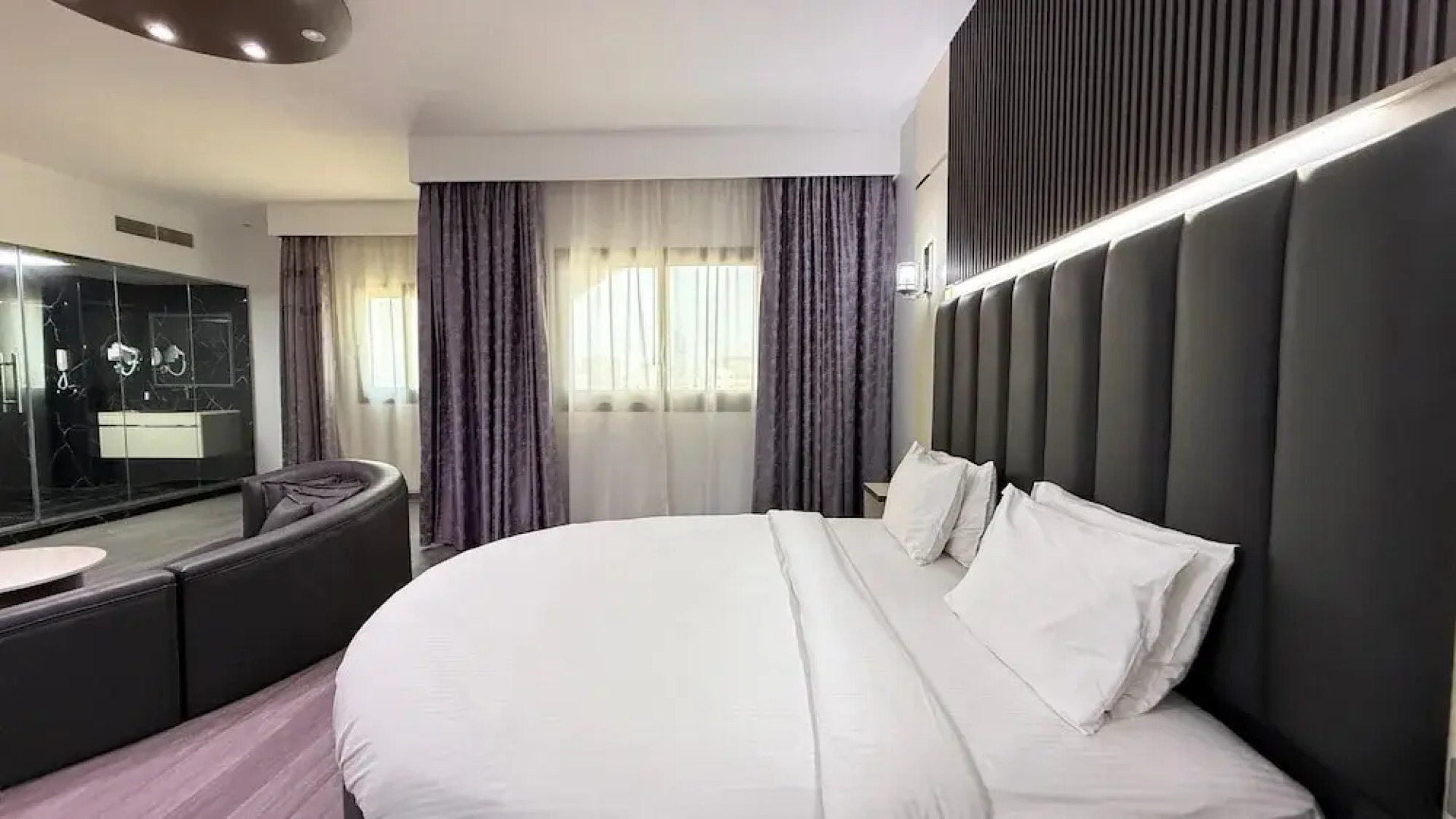 Royal Tulip Dancenter Suites Sharjah