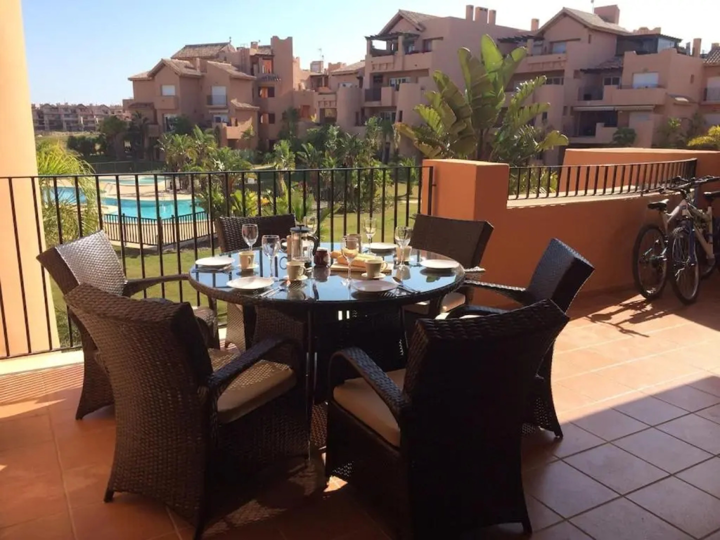 Luxury Spacious Apartment With Golf, Pool & Lake Views 5 Stars