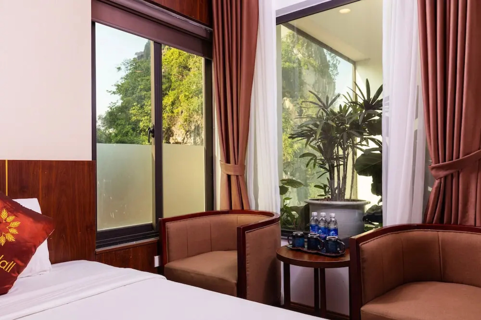 Liberty Hall Tam Coc Hotel & Villa