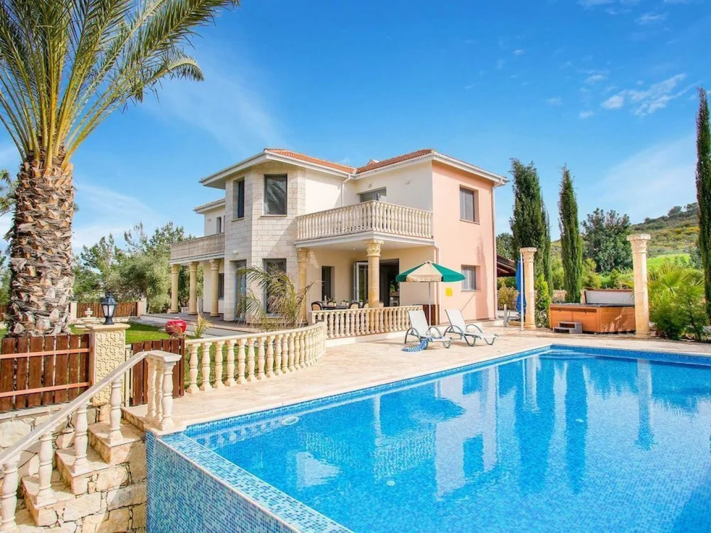 Twin Palms - Exclusive Luxury Villa Near Latchi