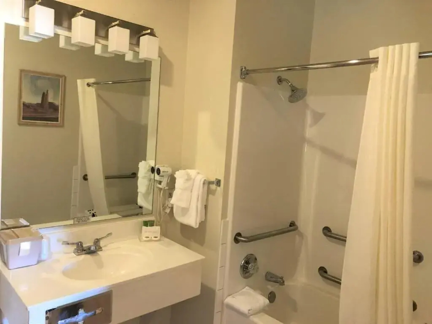 Navajoland Inn And Suites