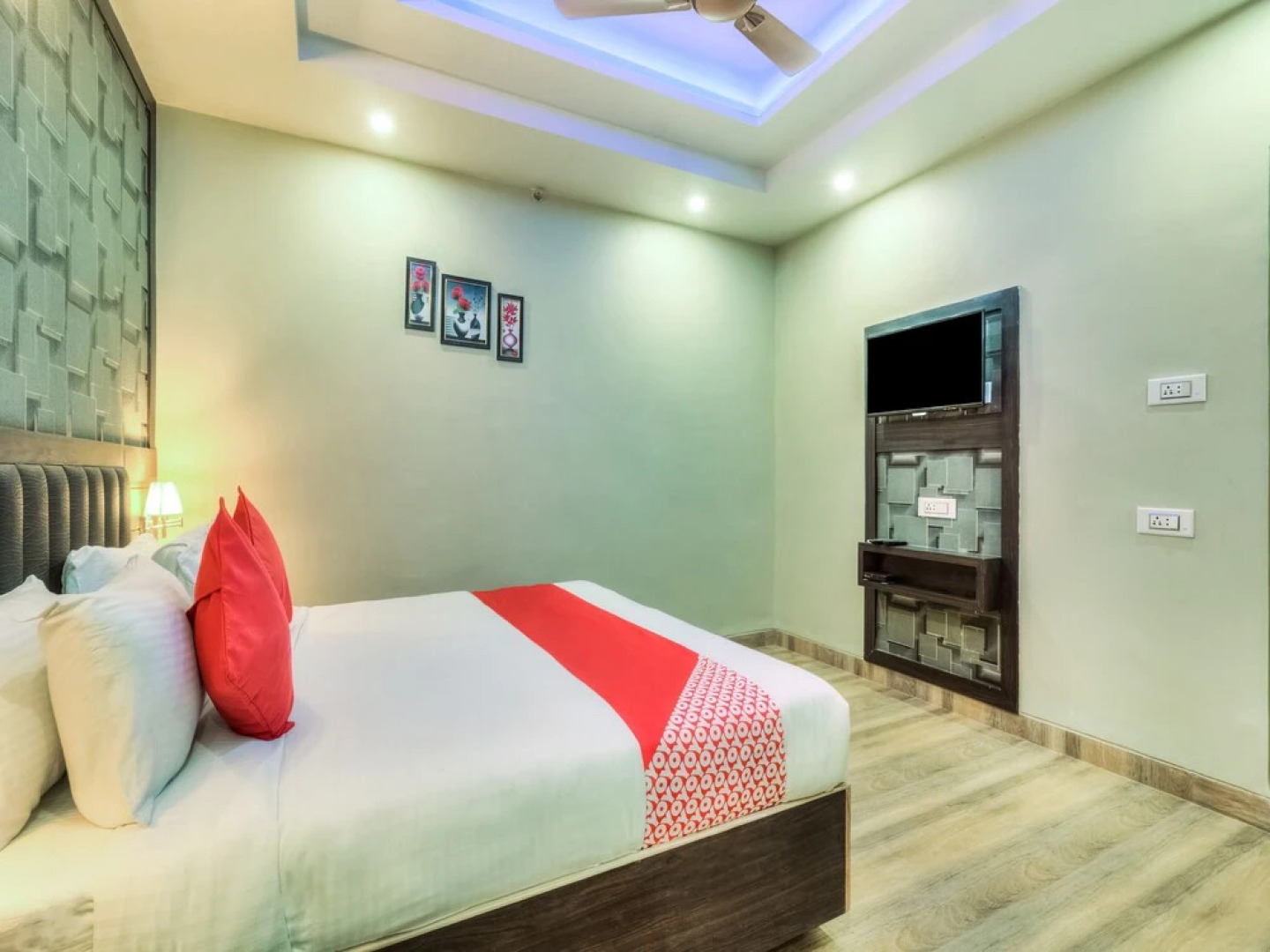 Capital O 28710 Mamta International