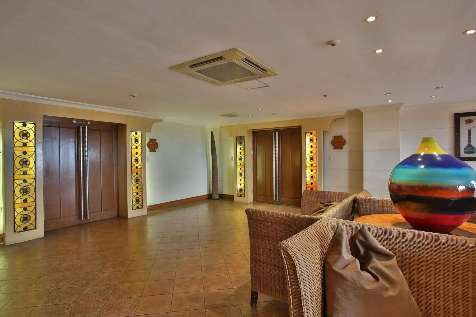 Crown Regency Suites & Residences - Mactan