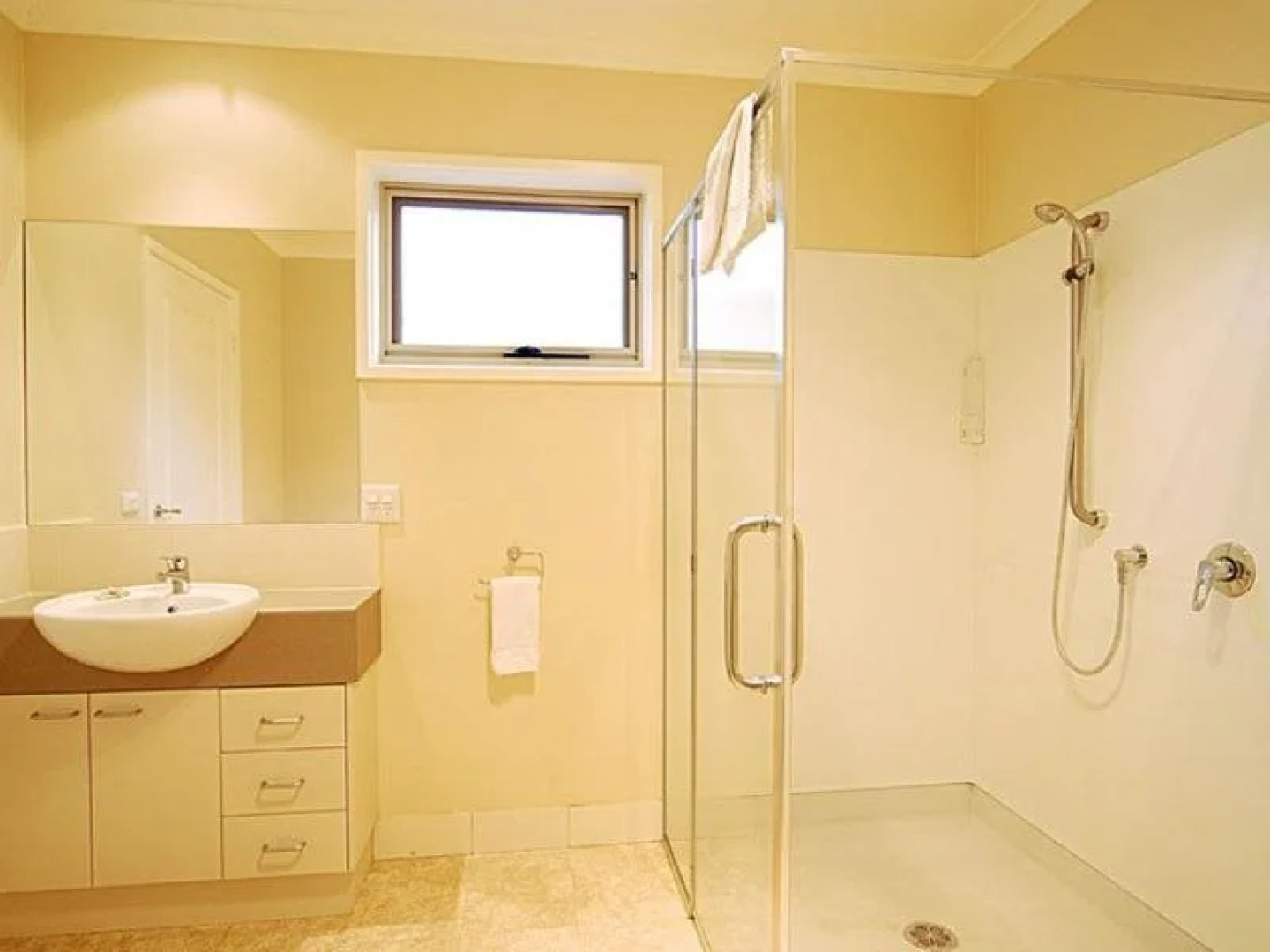 Allingham Complex Serviced Apartments - Disabled Friendly