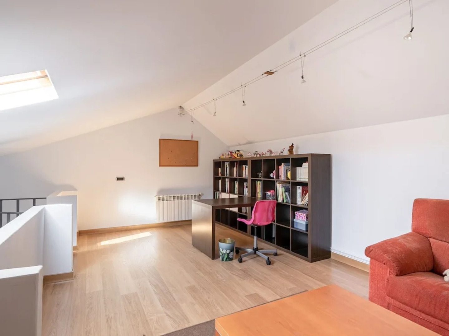 Classy Holiday Home With Swimming Pool, Garden, Bbq, Parking