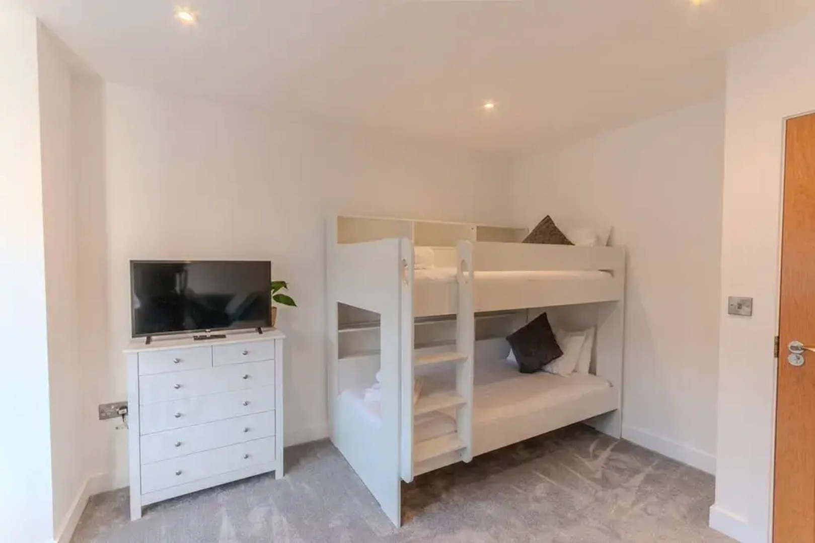 Stylish Westgate-on-sea Haven Near Beach By Adliv