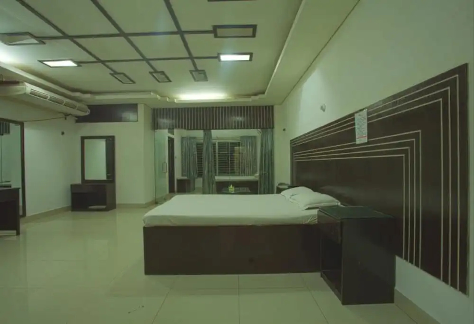 Rax Hotel and Restaurant