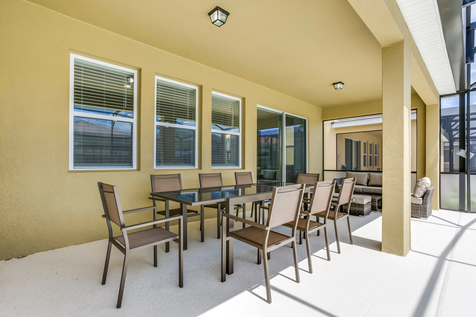 7036OAKWOOD villa