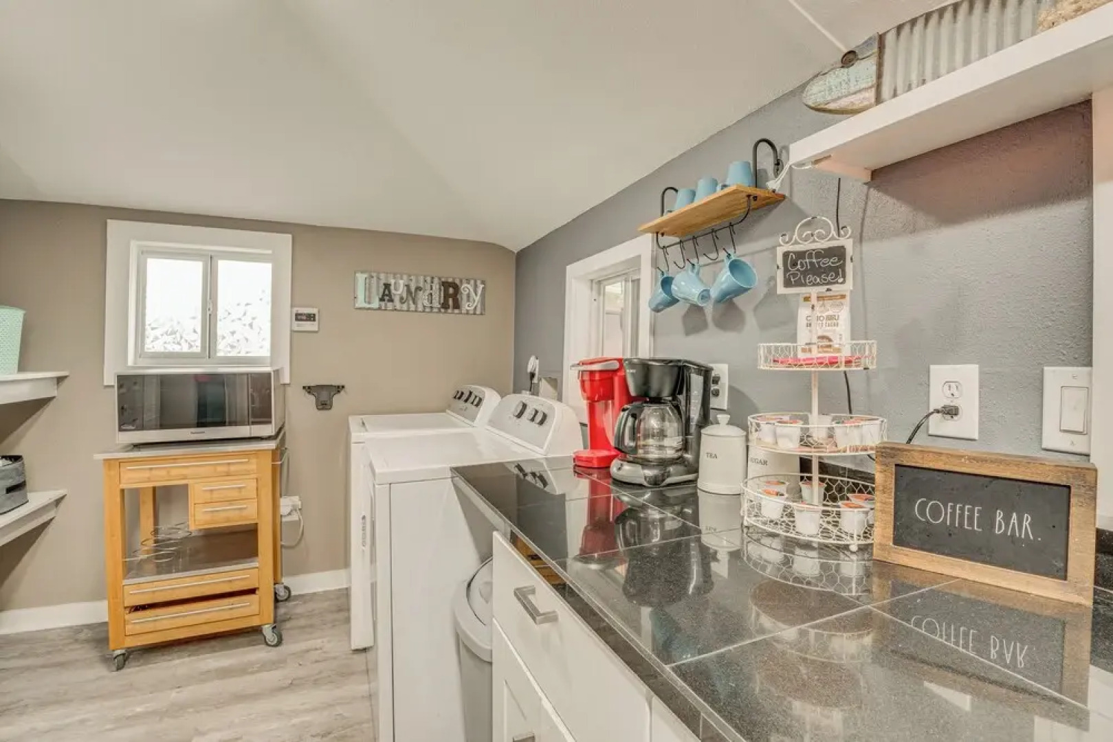 Family Home w/ Private Pool: 24 Mi to Disney!