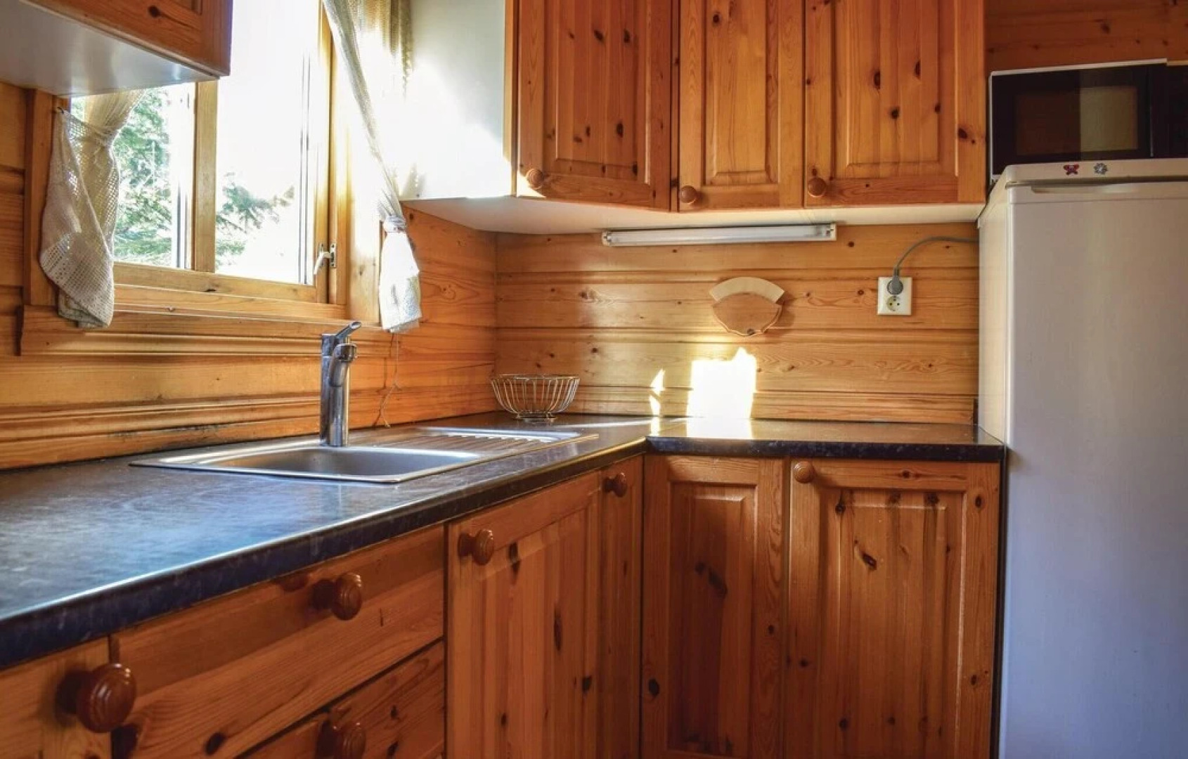 Stunning Home in Ølensvåg With 2 Bedrooms and Wifi