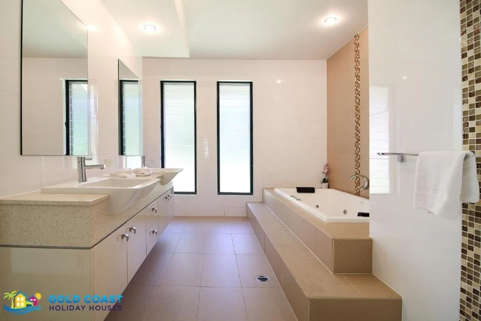 The Parkway at Sanctuary Cove