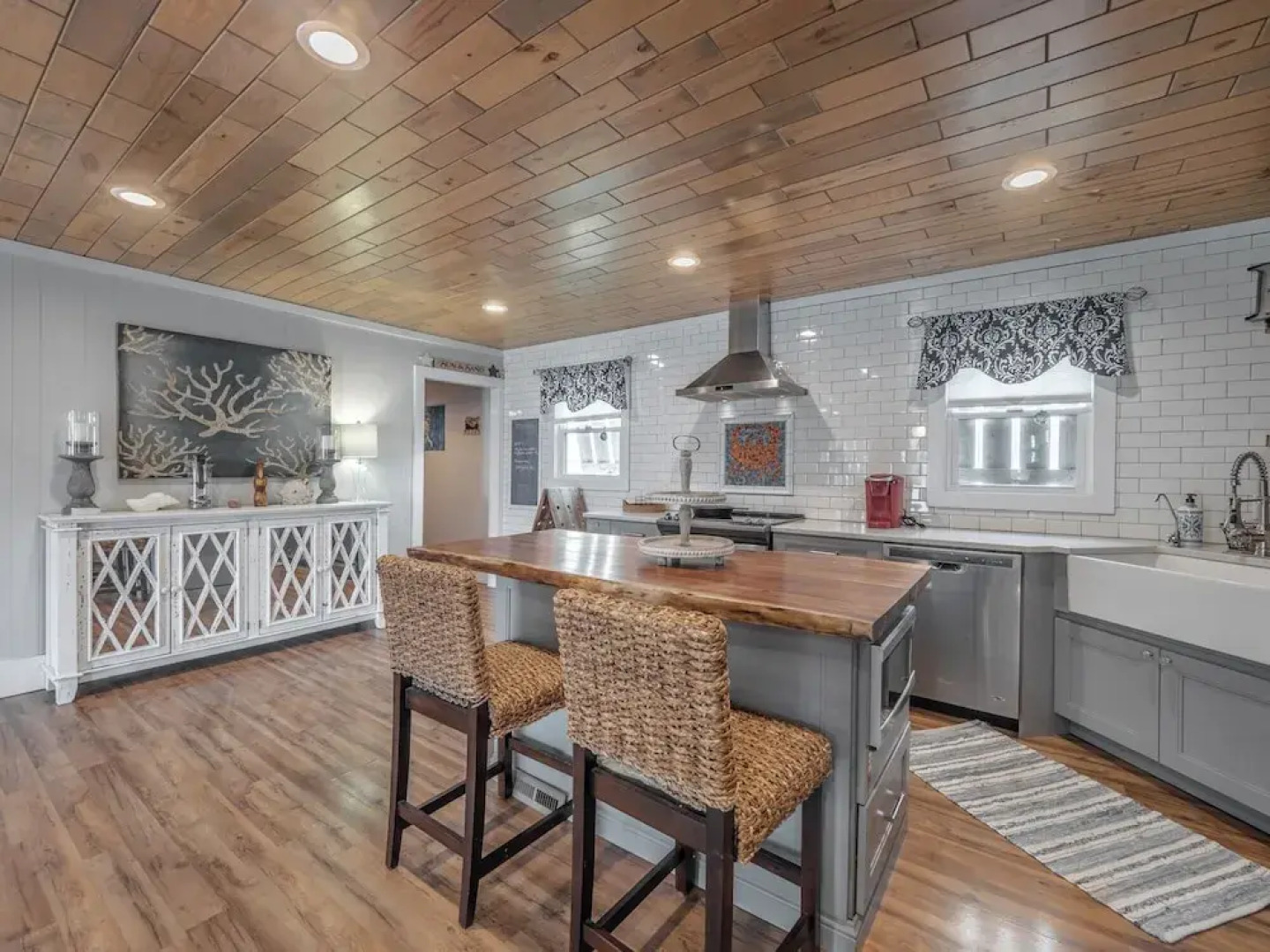 Barefoot Bungalow Kure