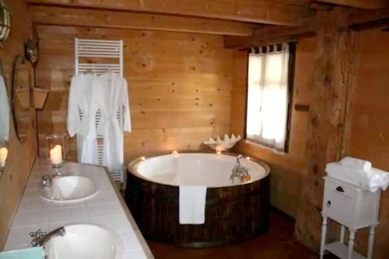 Apartment with 5 Bedrooms in Montriond, with Wonderful Mountain View, Furnished Garden And Wifi - 7 Km From the Slopes