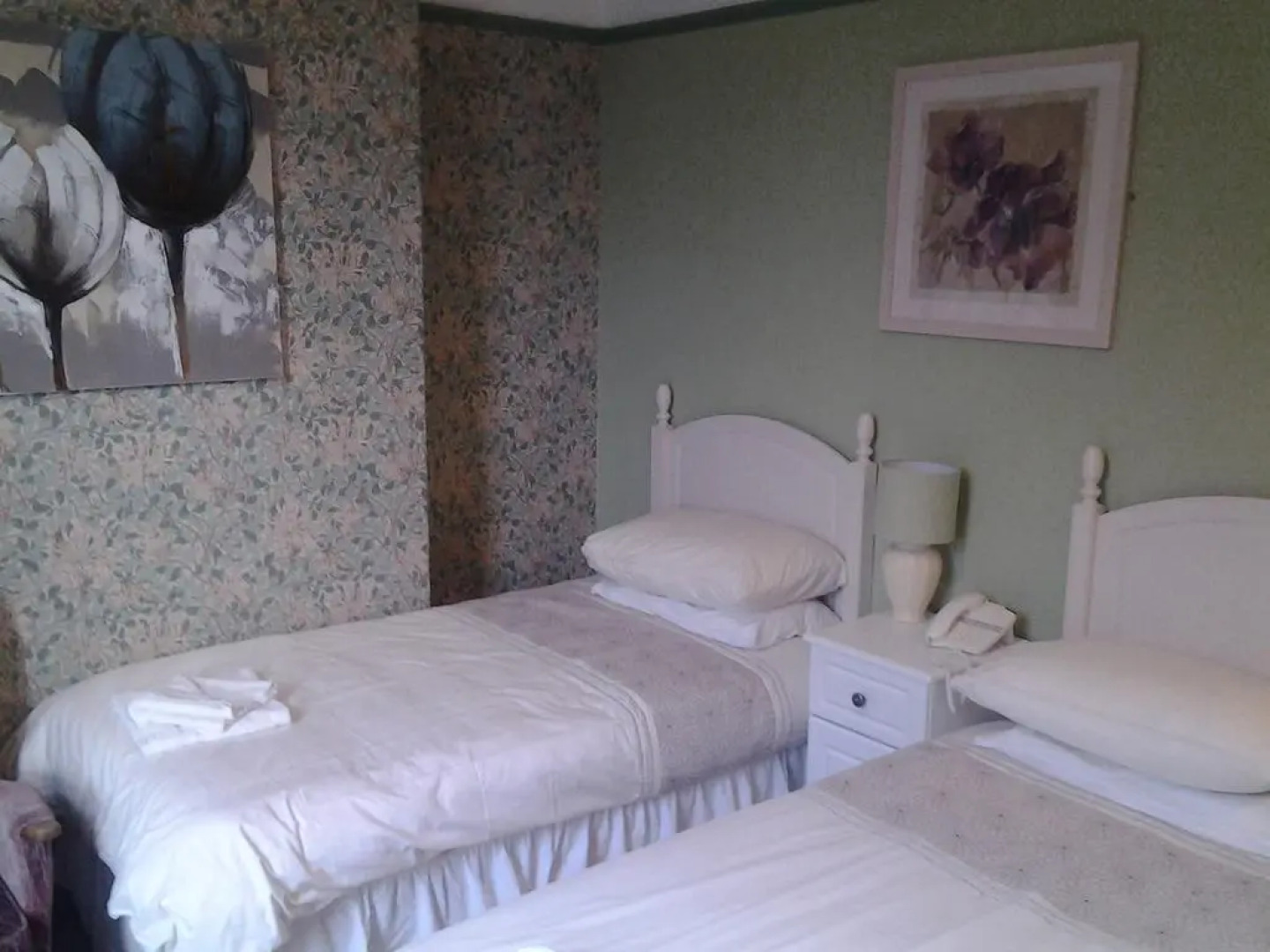 Nomi Rooms & Restaurant