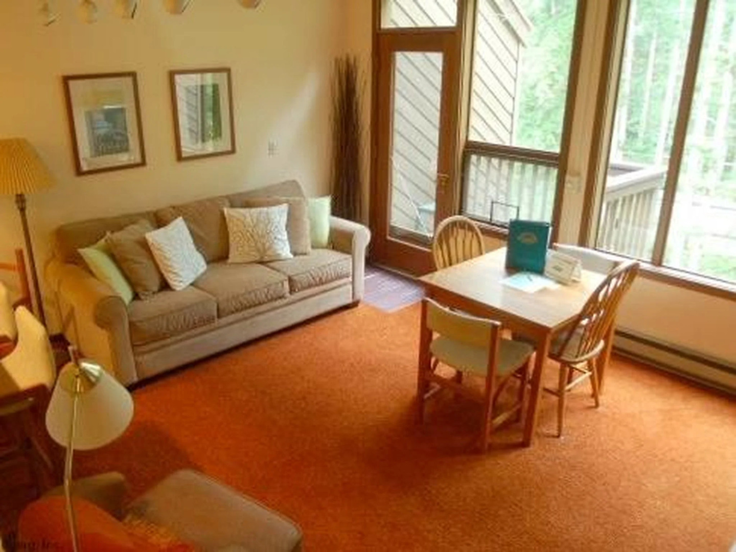 85SW Deluxe Family Condo w/ Balcony