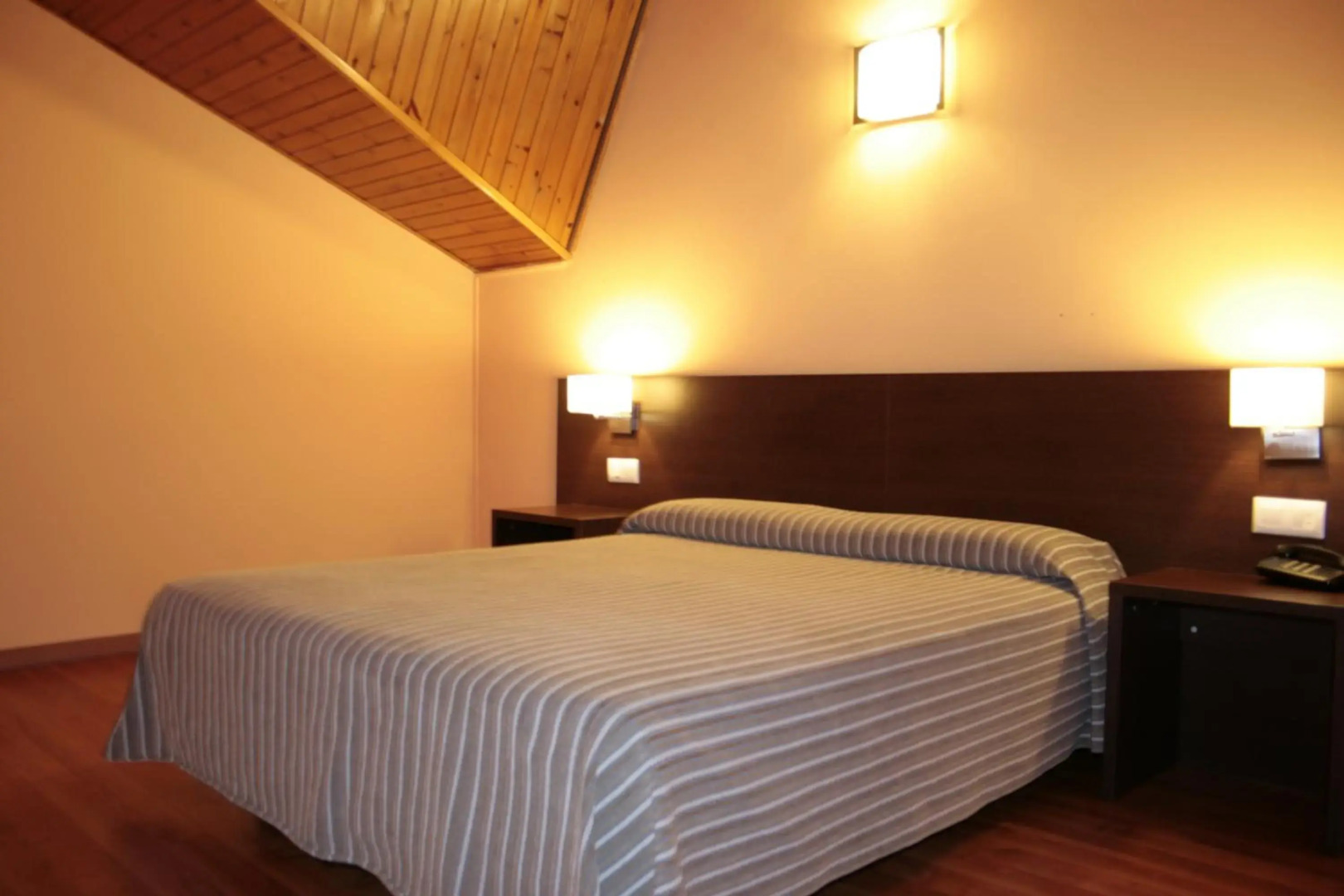 Somriu Hotel Vall Ski