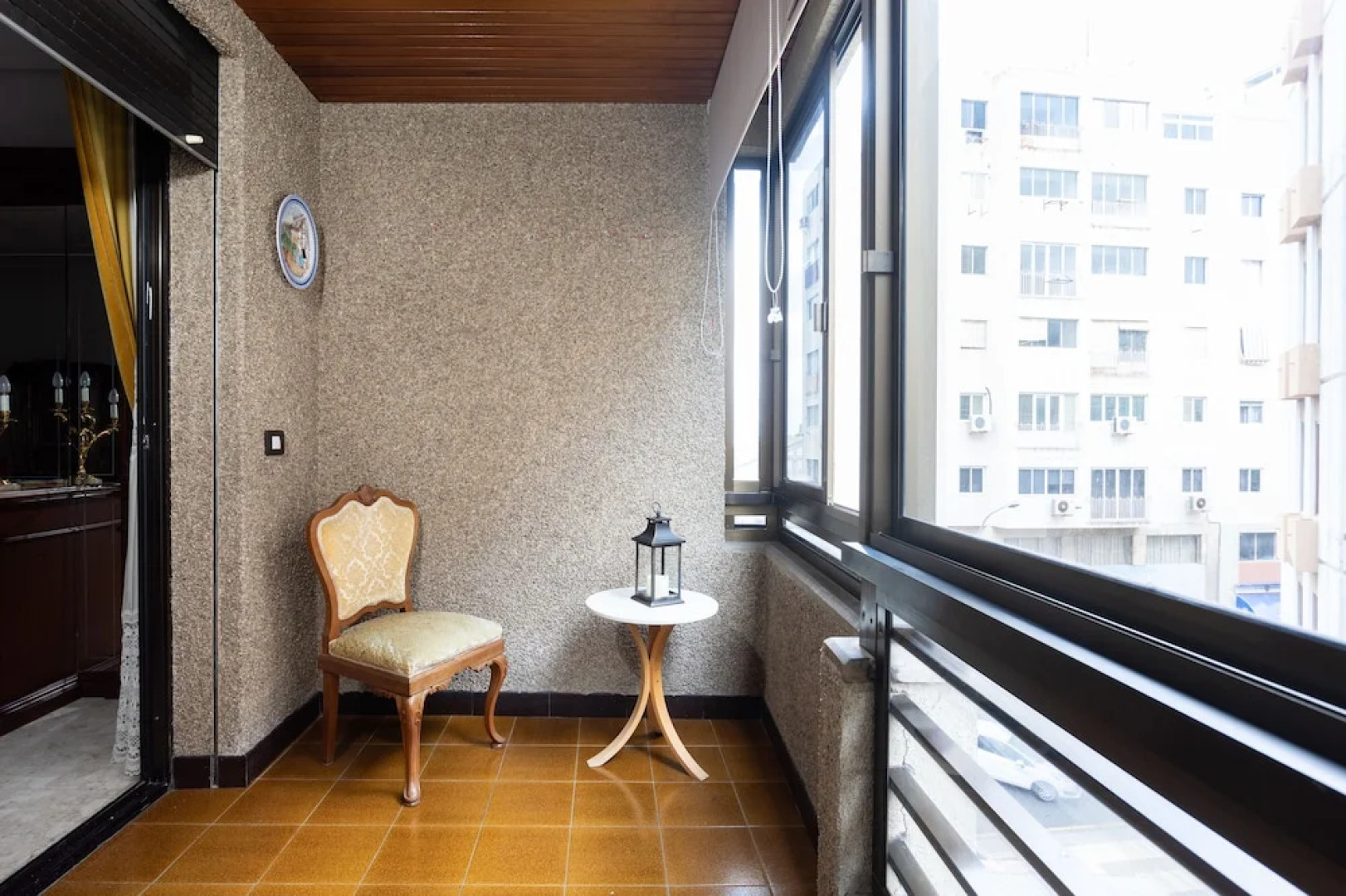 HomeLike Spacious Classic Design