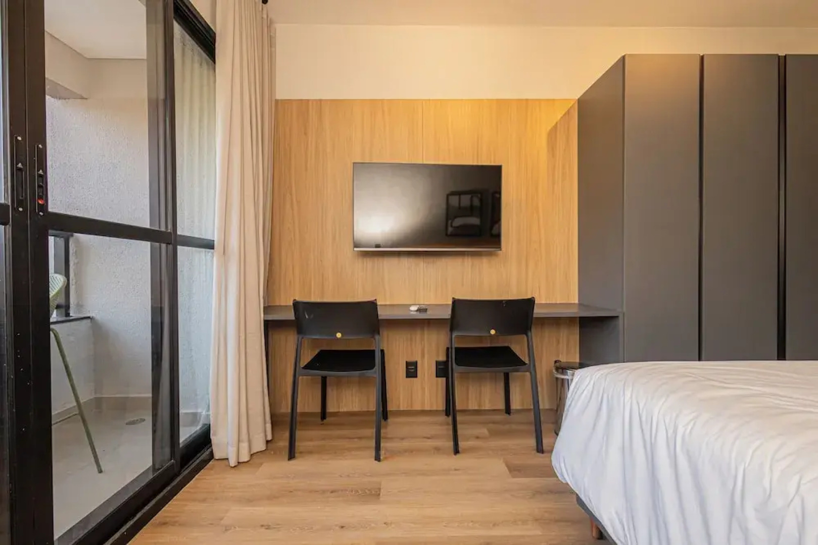 Sky Design Alphaville Housi by Anora