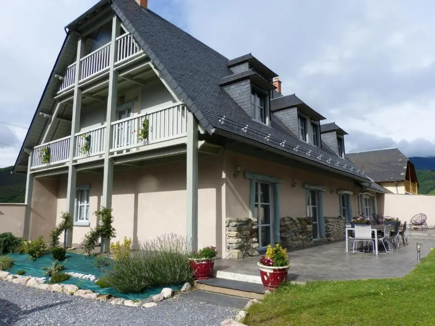 Les Ecuries de Lisa - Gite de Groupe 16 Personnes