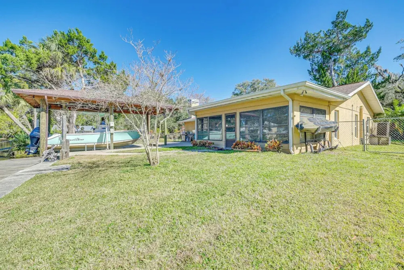 Riverfront Home With Private Dock, Fire Pit!