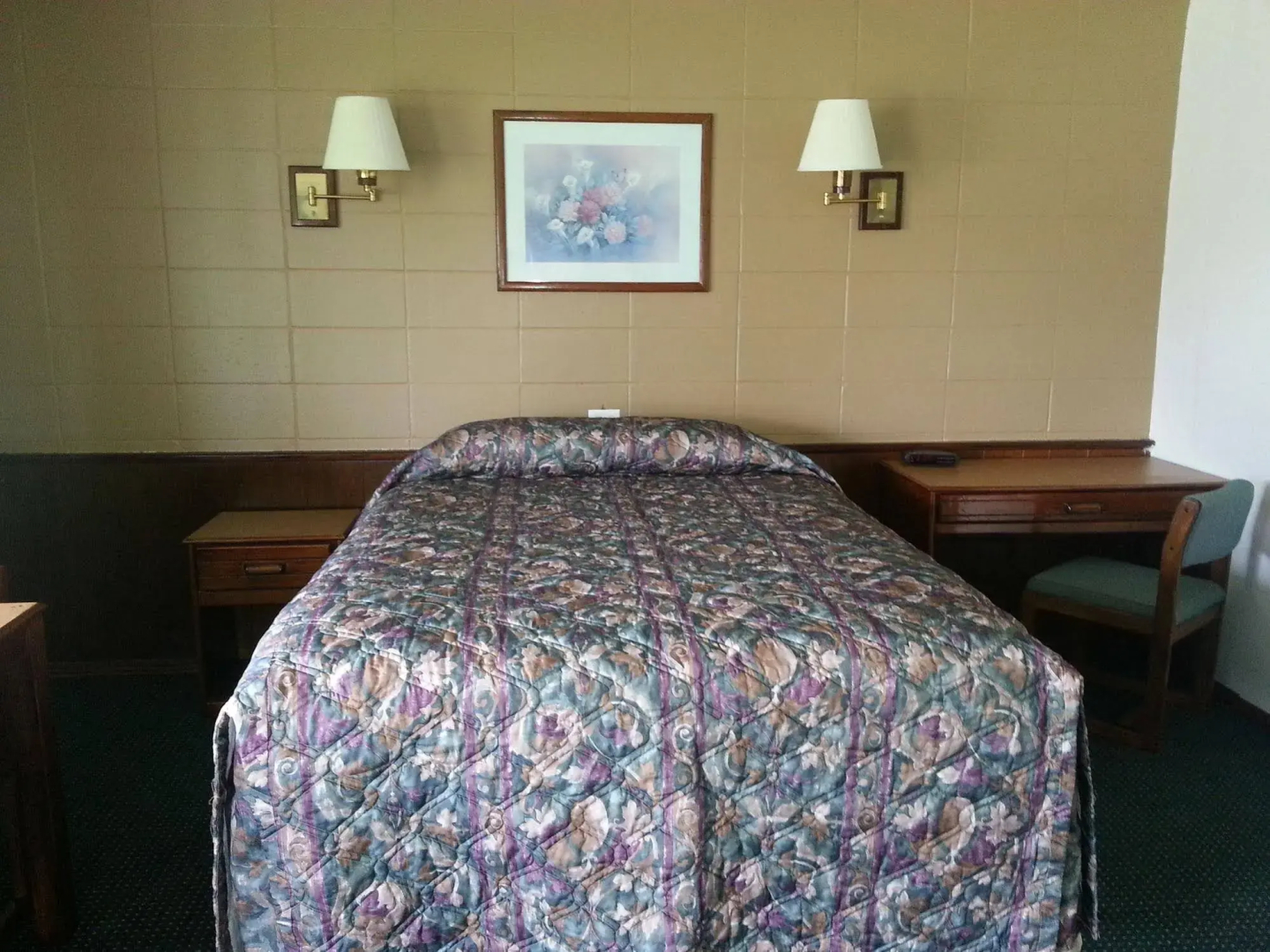 Spinning Wheel Motel