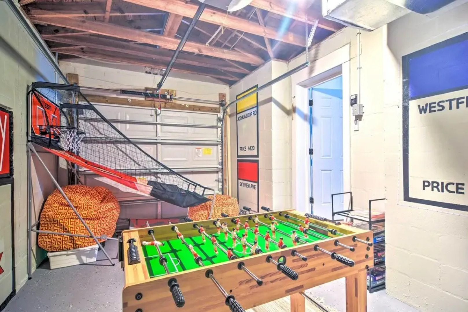 Family-friendly Clearwater Home w/ Game Room!