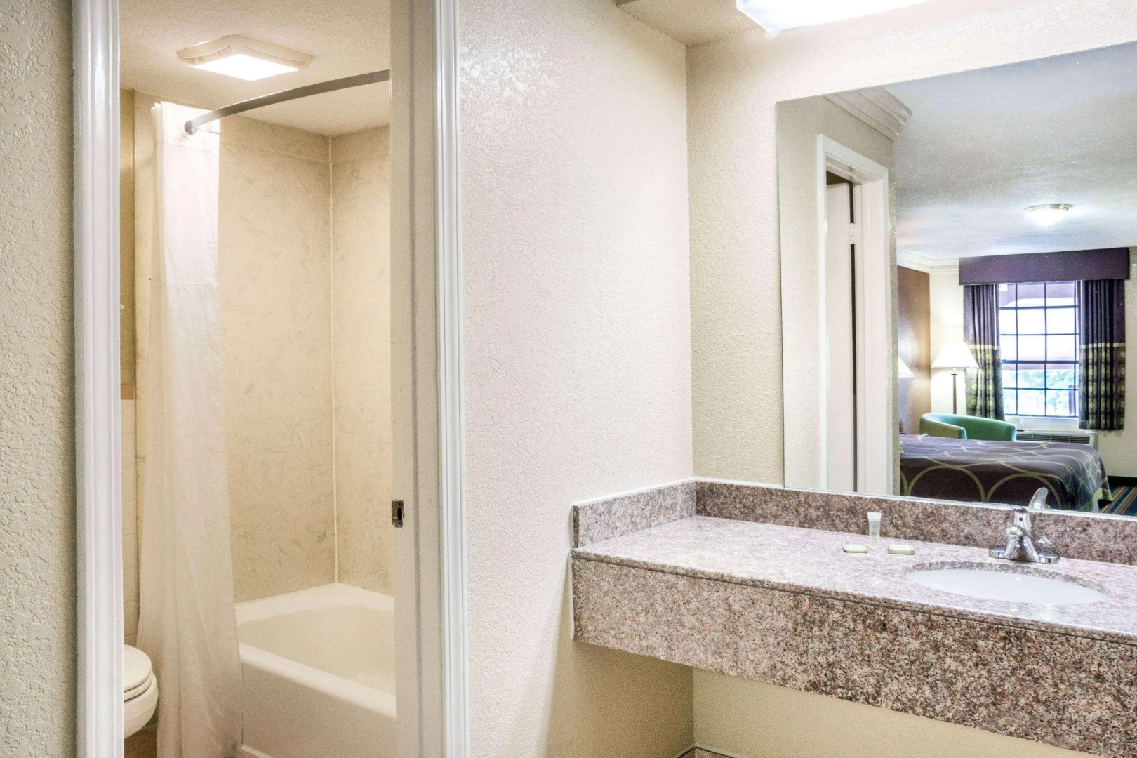 Express Inn & Suites