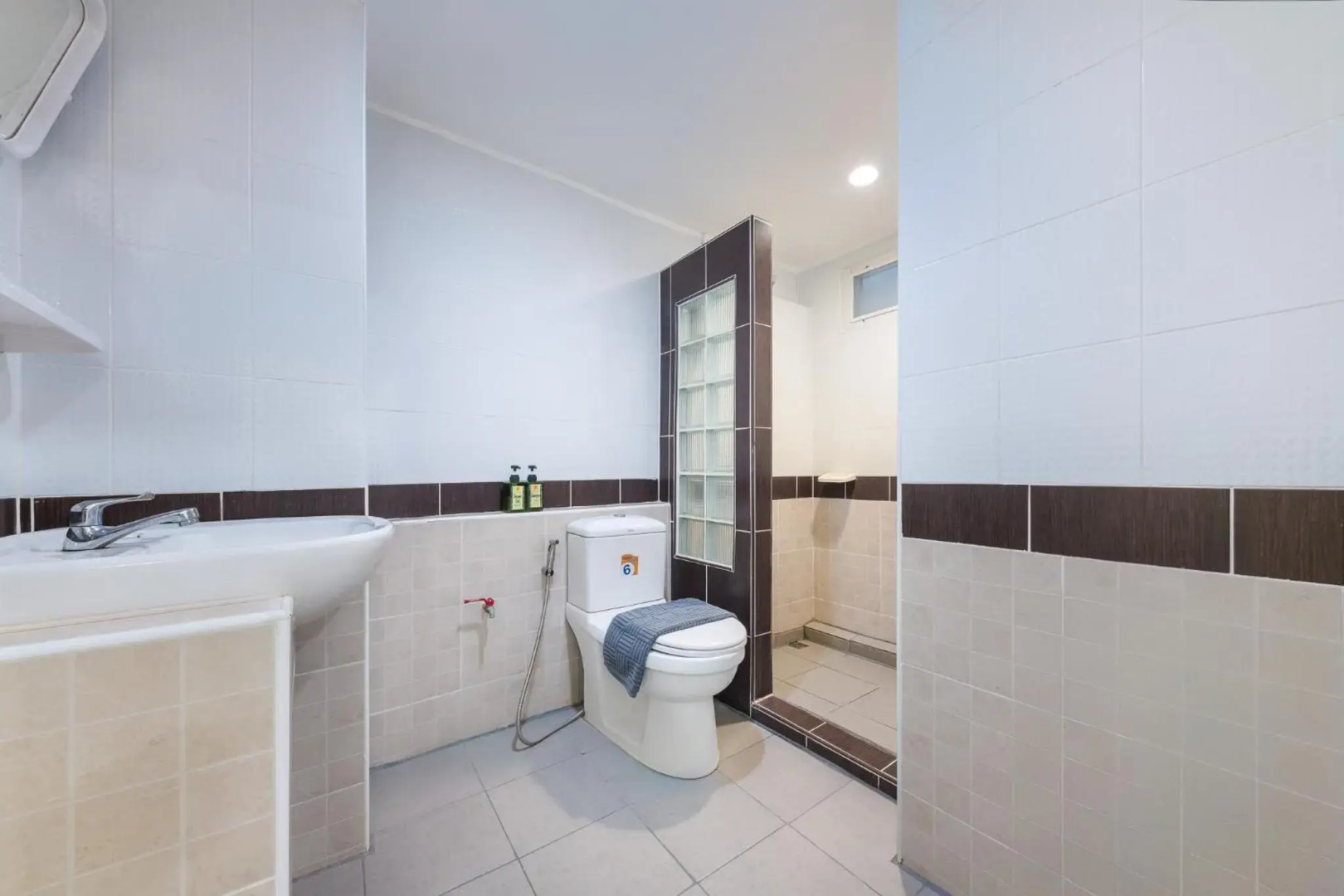 Lee's Mark Residence