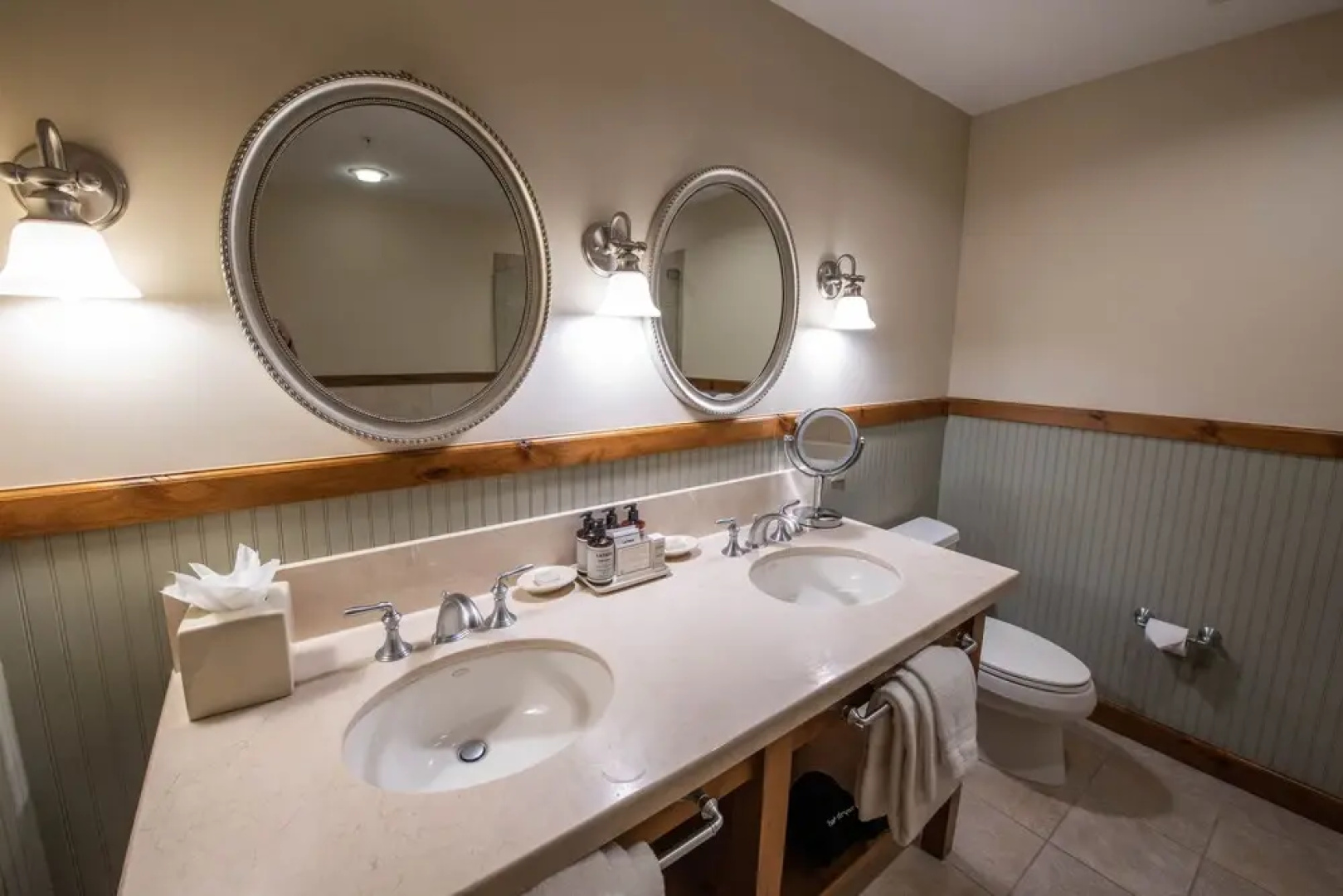 Spacious 3 Bedroom With 4 Beds And Sleeper Sofa Condo - No Cleaning Fee! by RedAwning