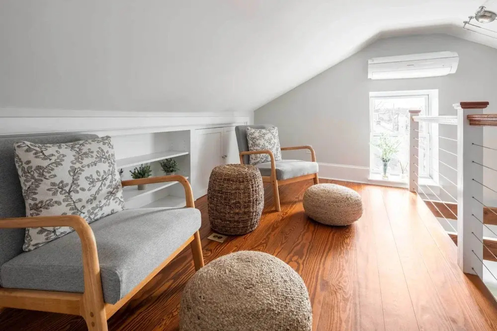 'brooke House' In The Heart of Downtown w/ Patio!