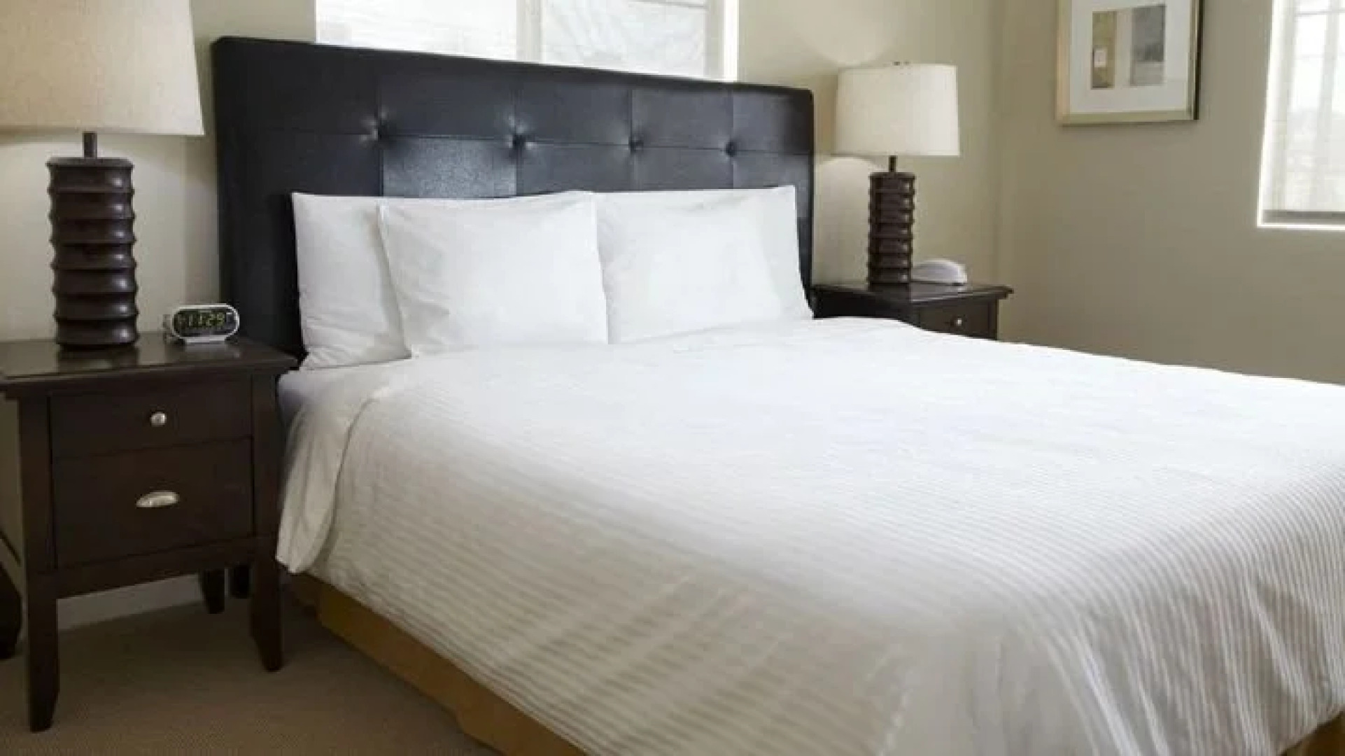 Oakwood At 680 Sharon Park Drive