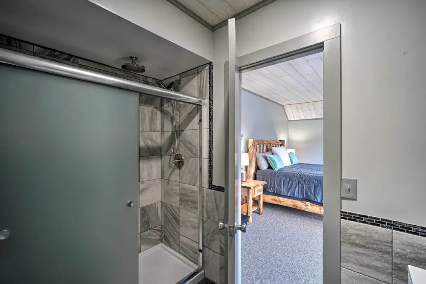 Family-friendly Retreat: Walk to Lake George!