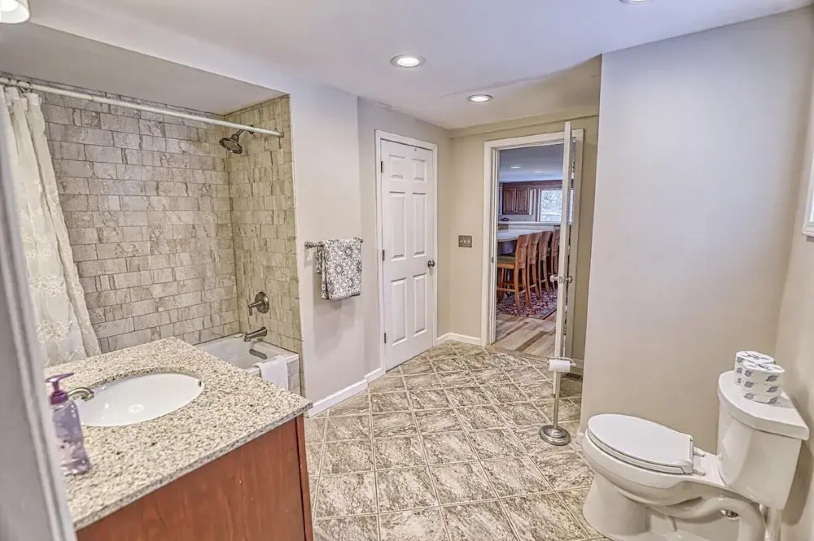 33 West Washington Street 4 Bedroom Home by RedAwning