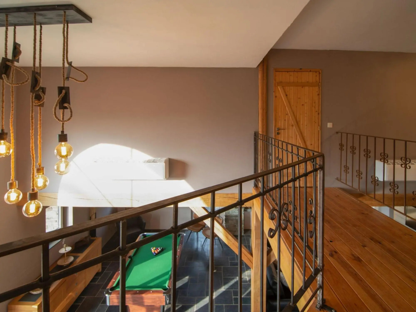 Very spacious house with sauna, spa and countryside views