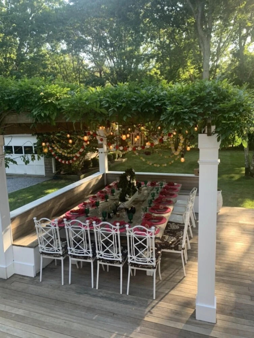 The Perfect Southampton Getaway - Gorgeous 5 Bedroom In Idyllic Neighborhood Home by Redawning