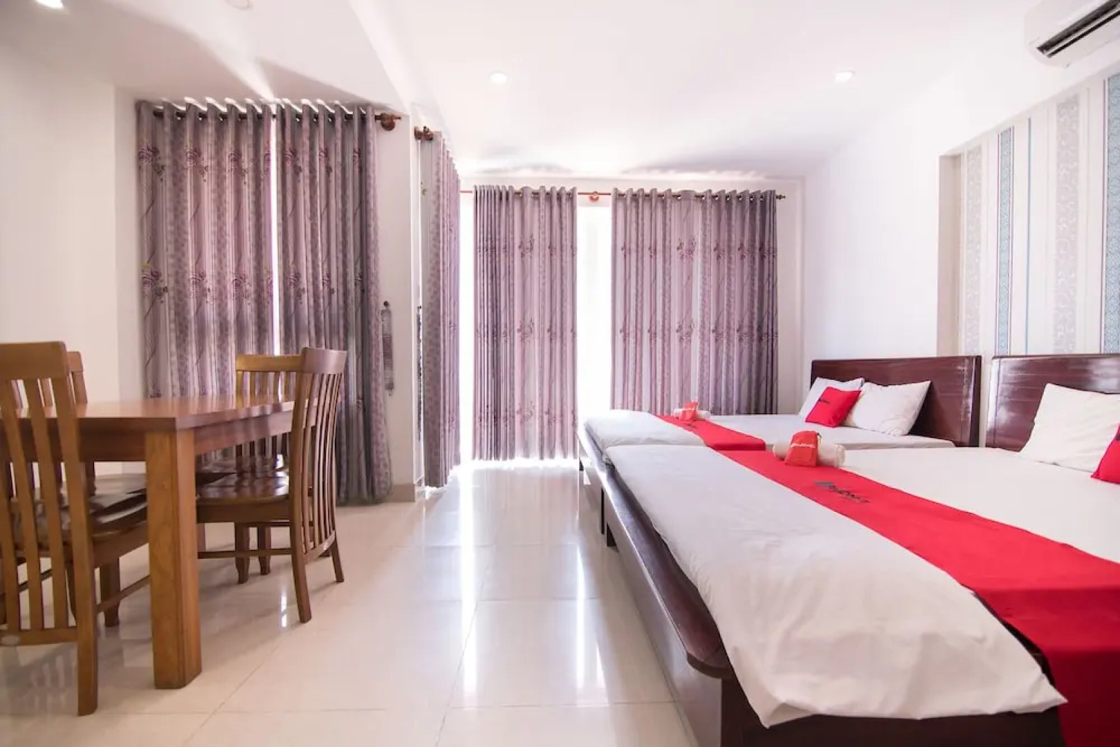 RedDoorz @ Ho Quy Ly