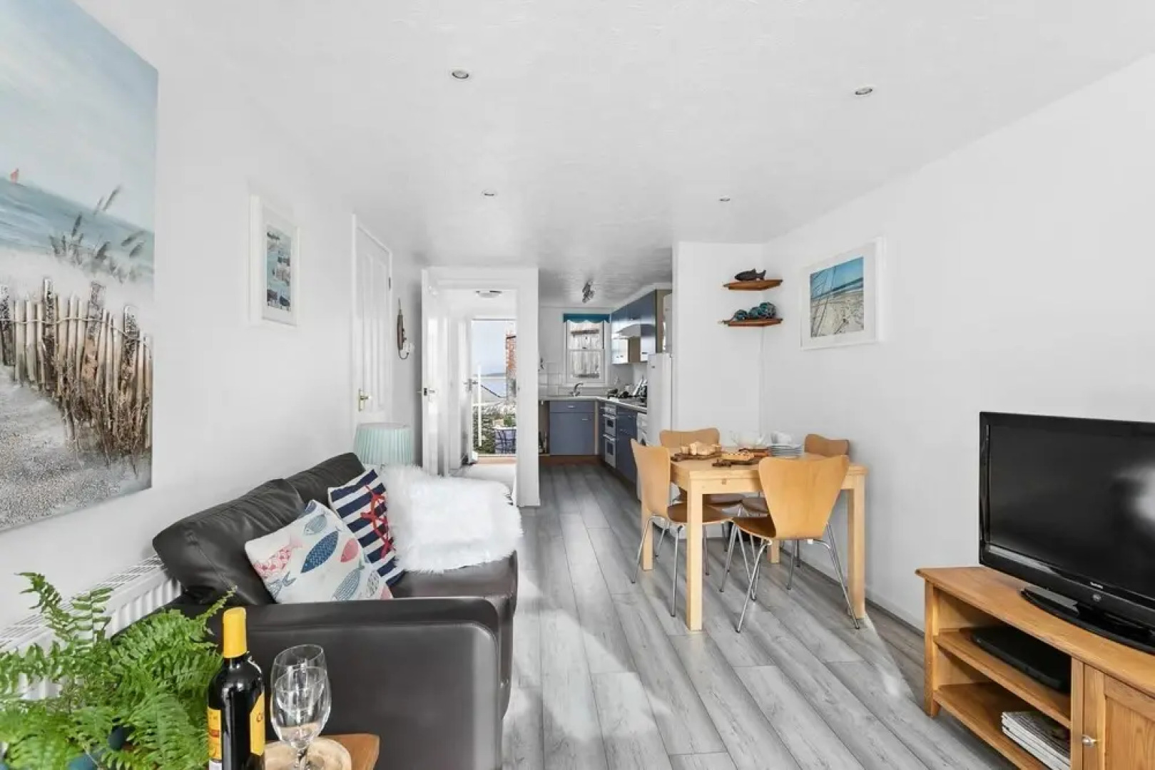 Pippin Cottage - Character Cottage With the Spirit of the sea