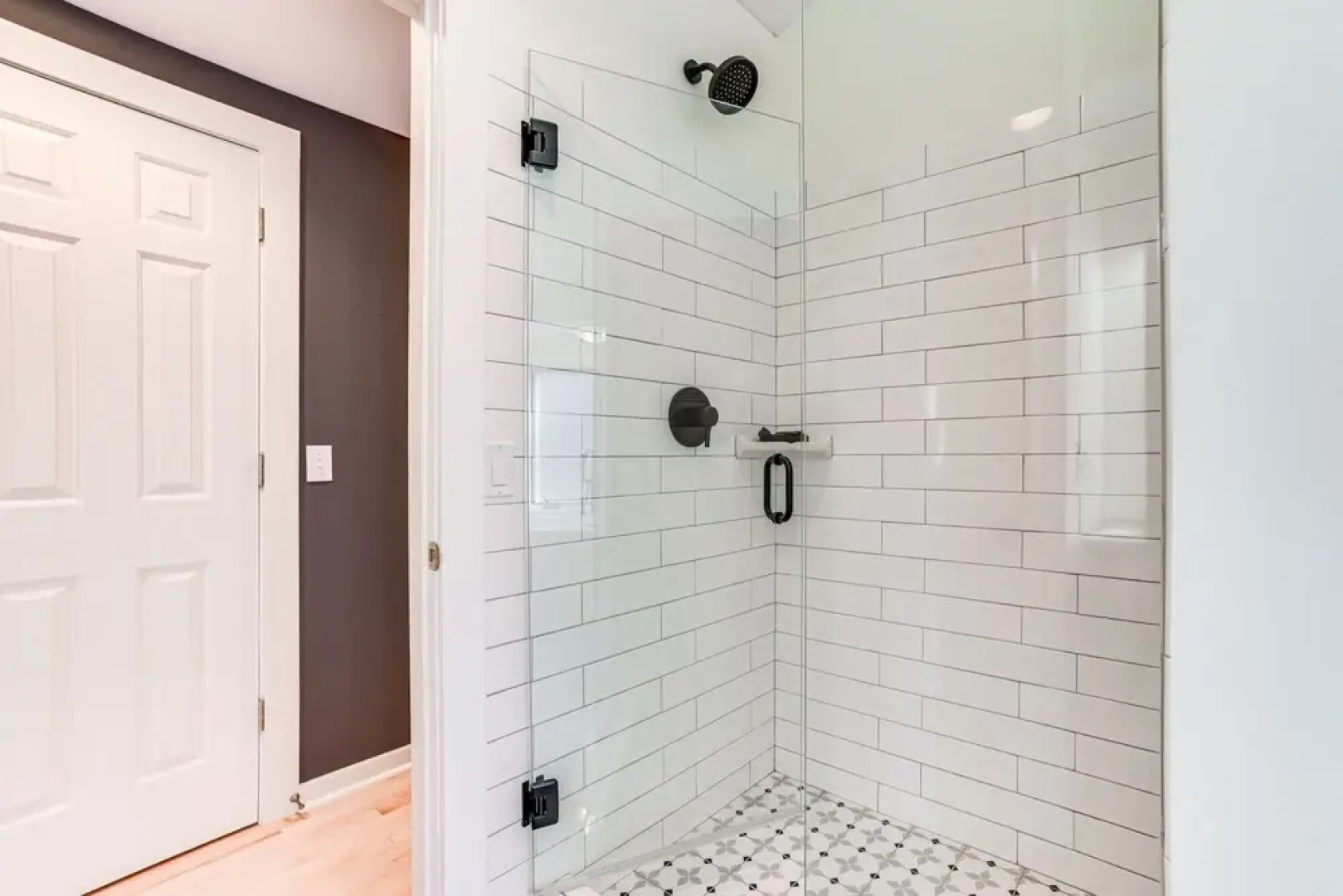 Soaking Tub & Fire Pit! Home Near Dtwn Suttons Bay