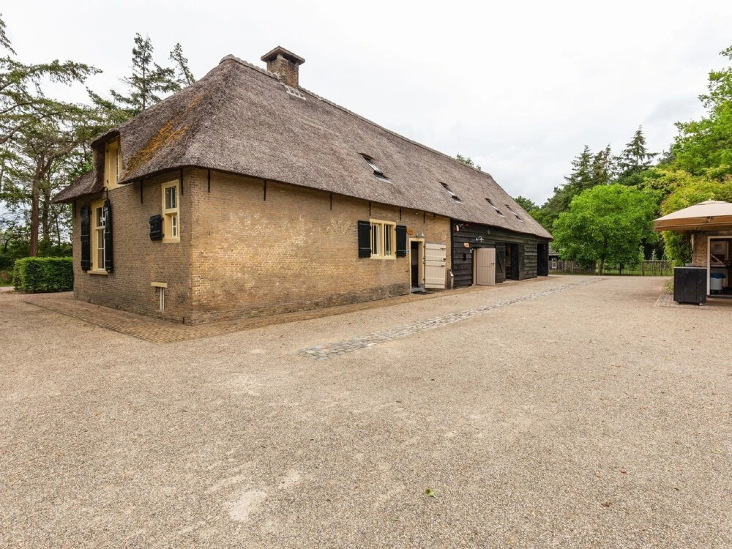 Attractively Renovated Farmhouse From Around 1700