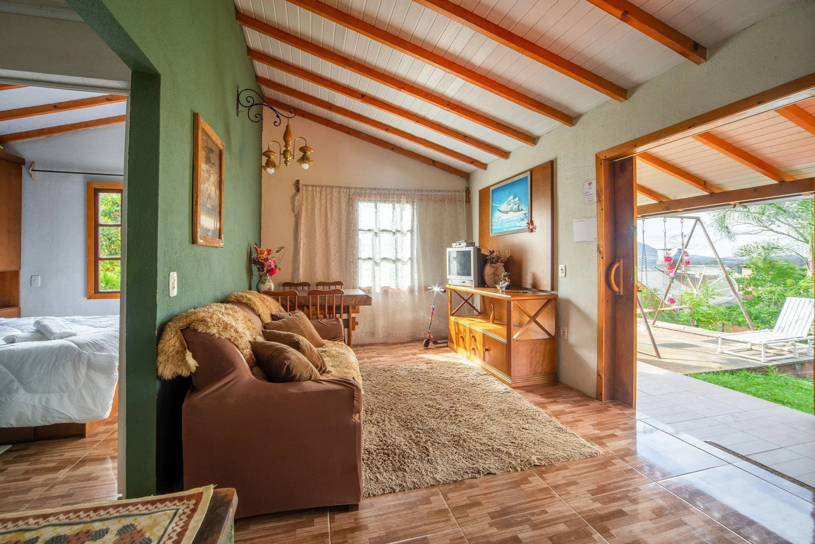 Charmosa casa na serra em Canela EMC1220