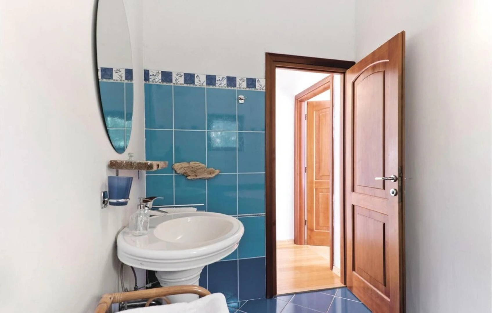 Awesome Home in Zaboric With 5 Bedrooms and Internet