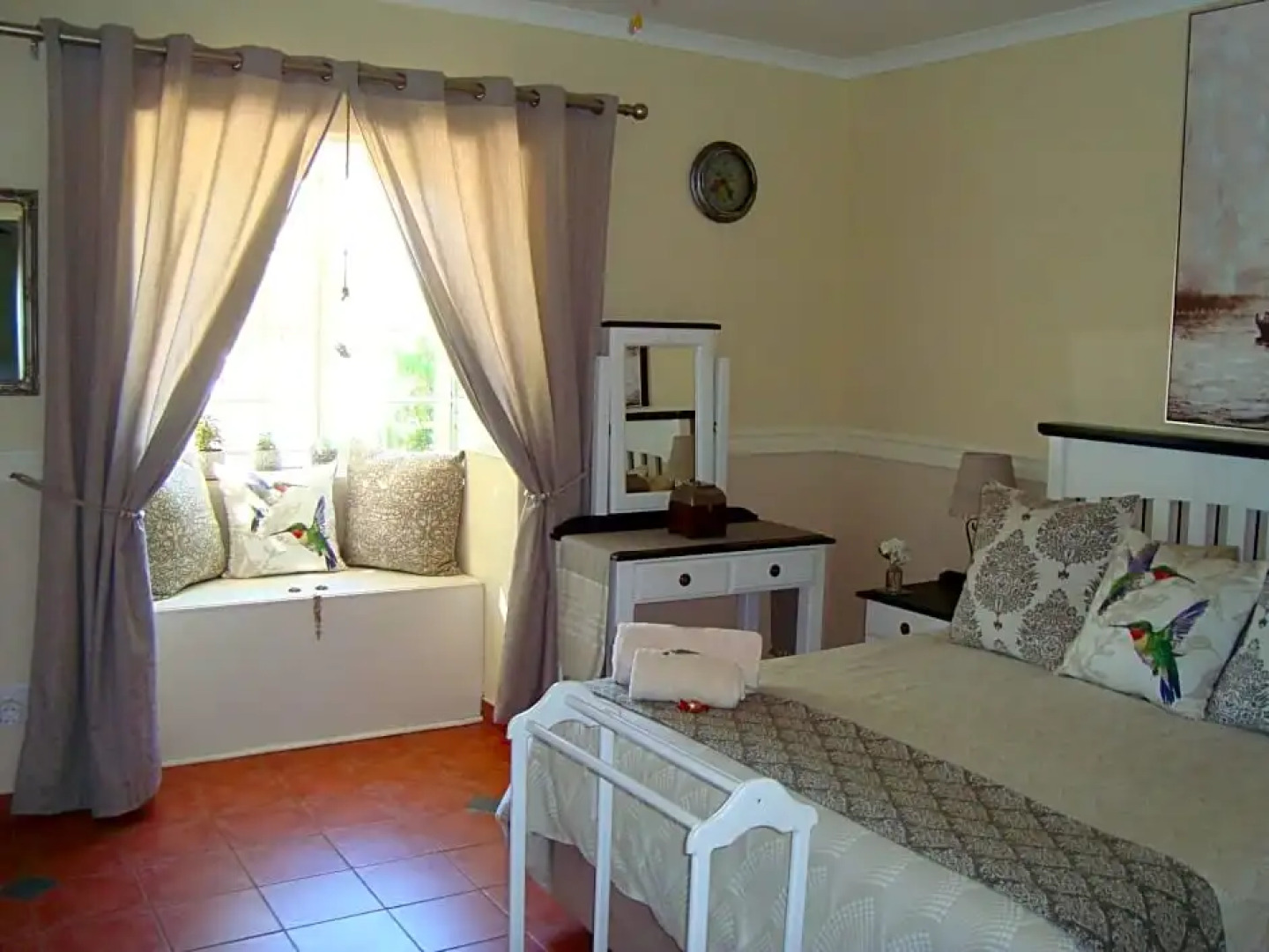 Roses And Pebbles B & B Guest House