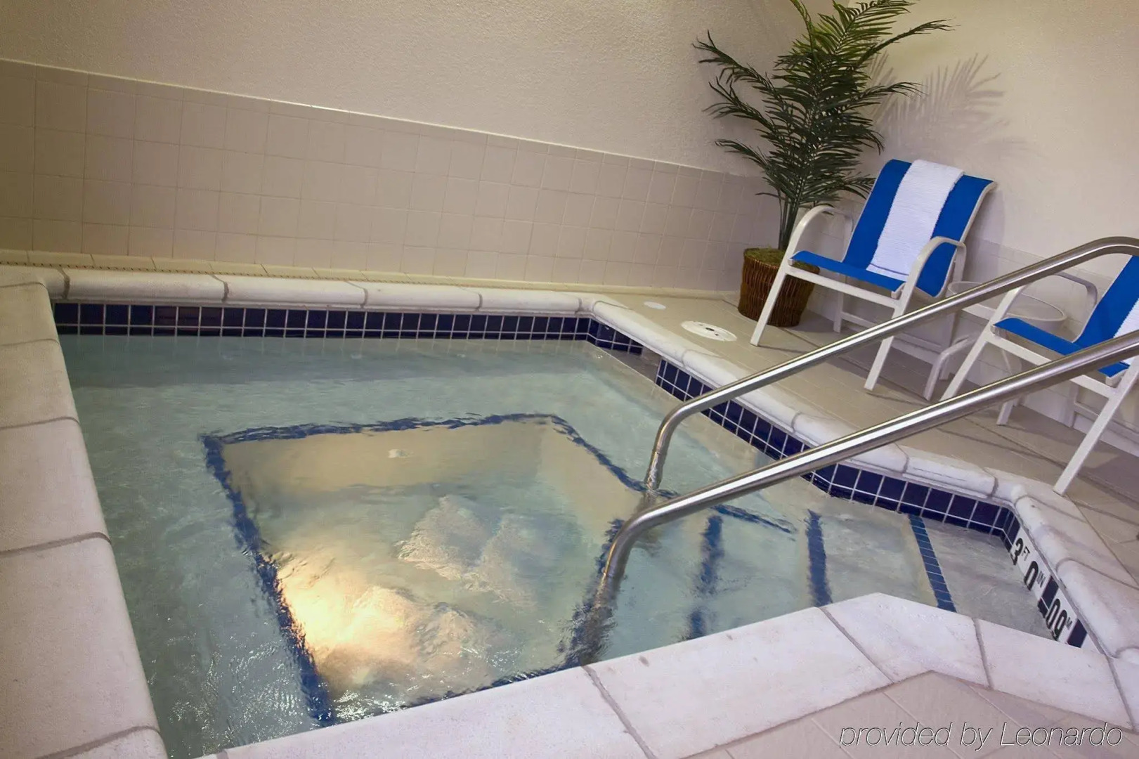 Holiday Inn Express & Suites Chicago West - O'Hare Arpt Area by IHG