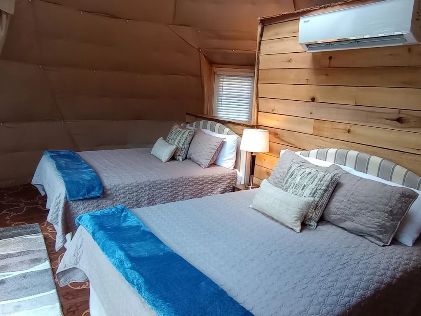 GlampOut Resort - Elk River