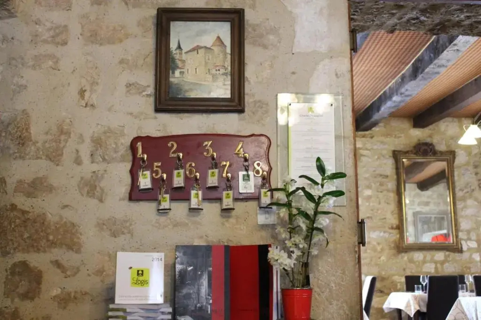 Logis Hotels  Auberge De La Tour   Hôtel Et Restaurant